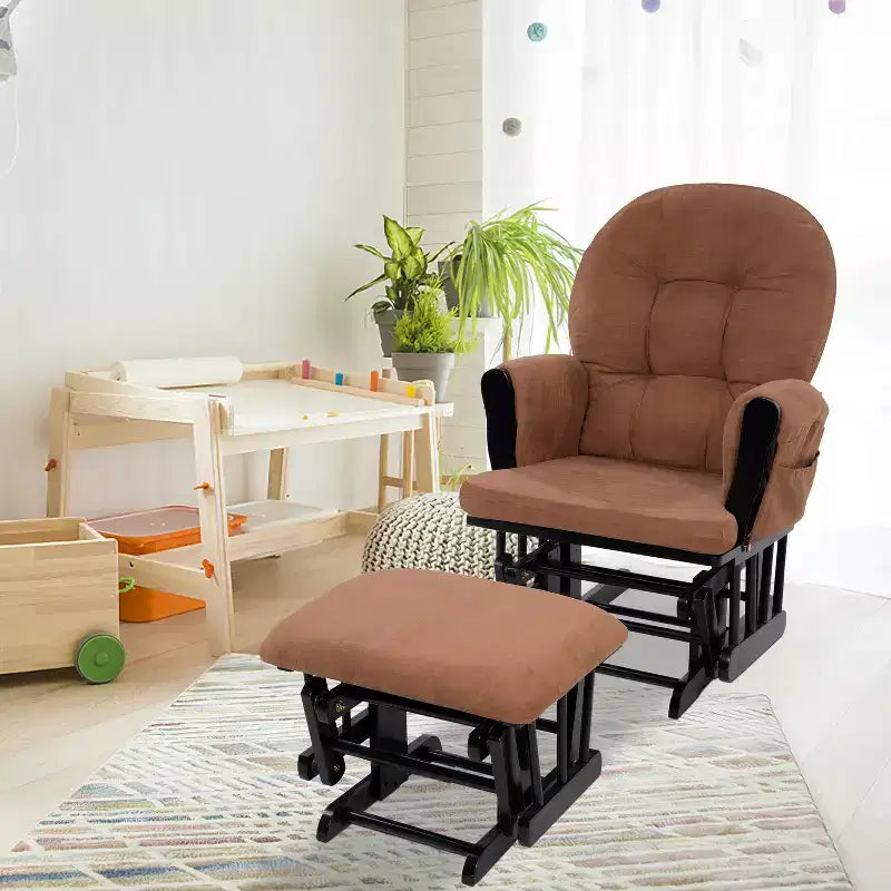 Sedia a dondolo da asilo nido con pouf per allattamento e relax, tasche portaoggetti