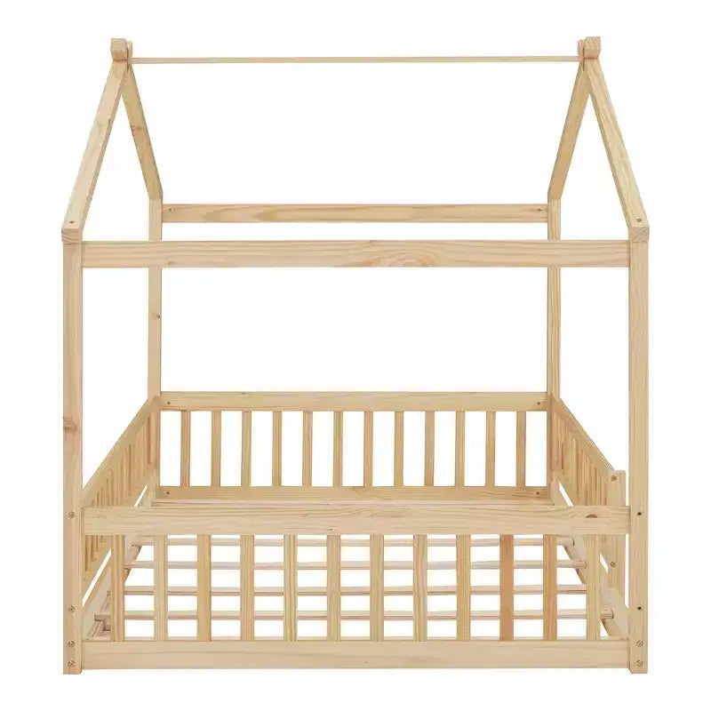 Letto Montessori a terra matrimoniale con struttura in legno a casetta, recinzione e design a casetta da gioco