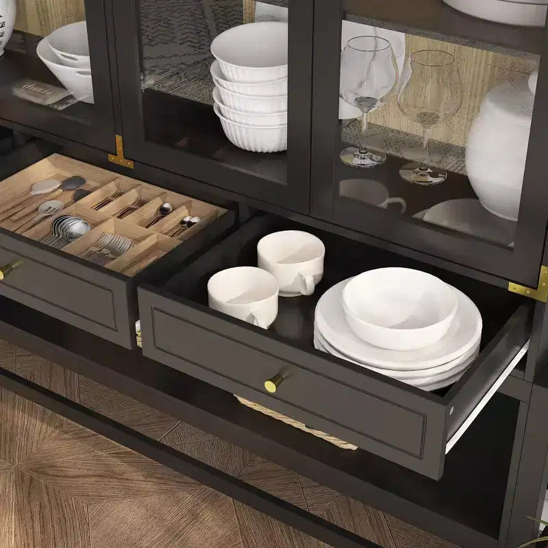 Dispensa da Cucina con Ante in Vetro, Ripiani Regolabili e Dettagli Dorati
