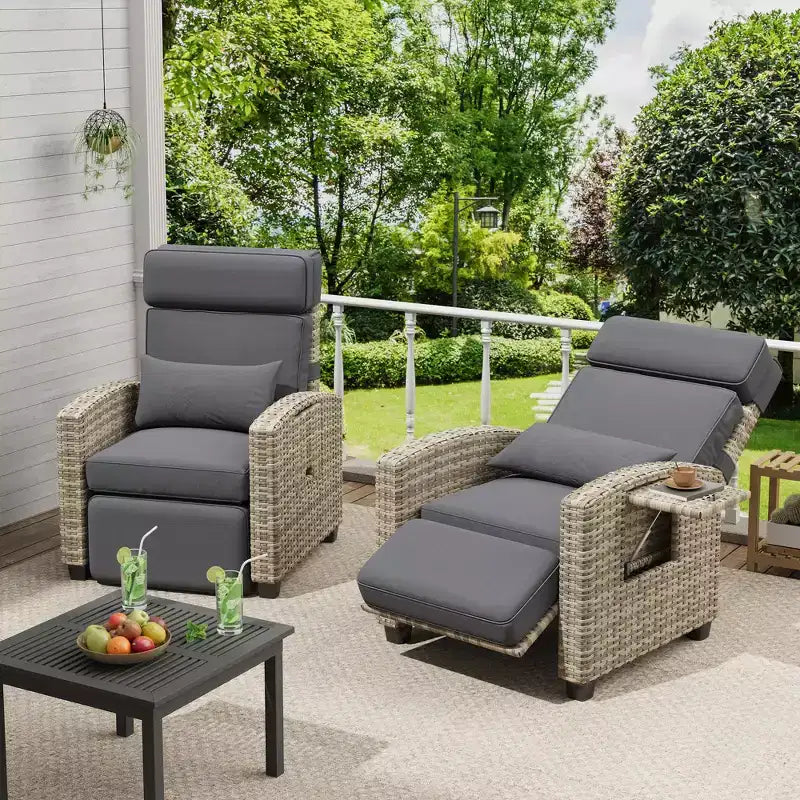 Letto a castello 76" Twin Over Full con scaletta, sponde di sicurezza e doghe, nero