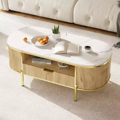 Tavolino da caffè moderno scanalato, tavolino ovale da 48 pollici con cassetti, piano in finto marmo, finiture in metallo, tavolino da centro in rovere naturale per soggiorno