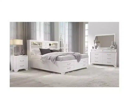 Specchio da parete con cornice bianca dal design contemporaneo e semplice, elemento d'arredo per la camera da letto