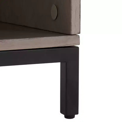 Comodino a 1 cassetto e 1 ripiano con finitura in impiallacciatura di legno e design moderno