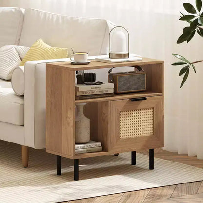 Comodino Boho in Rattan con Ripiano, Armadietto e Gambe in Metallo