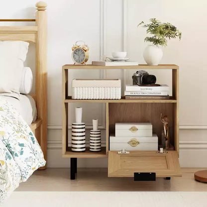 Comodino Boho in Rattan con Ripiano, Armadietto e Gambe in Metallo
